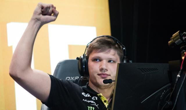 Shaoye 和 Draven 尽了全力。 Ale 和 Gwen 在关键团战中制造了强大的 AOE 完成击杀。