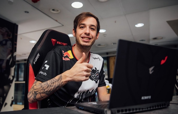 SAW 击败 Liquid， Legacy 在 PGL Masters 布加勒斯特 2025 四分之一决赛中战胜 pain